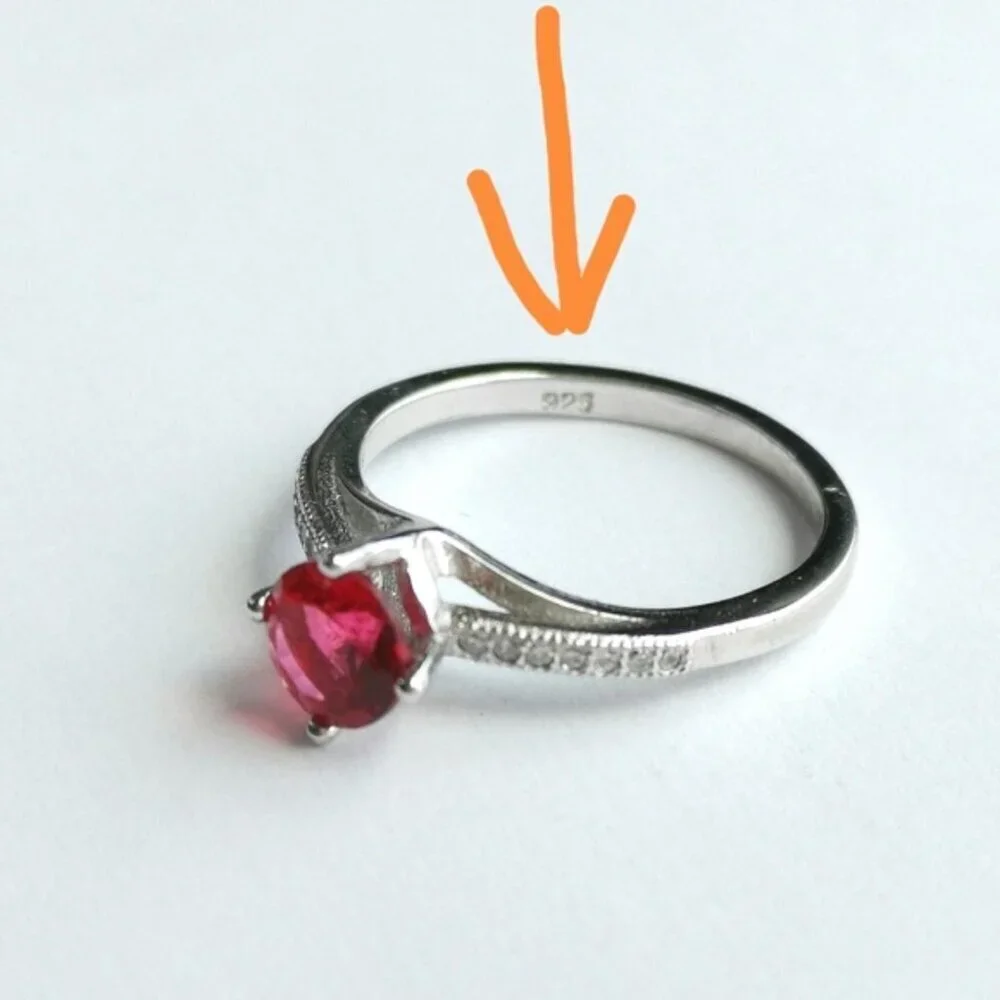 Ruby solitaire ring in Sterling Silver and White Sapphire size 8 🆕